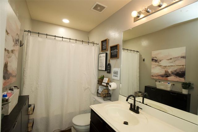 2710 Sockeye Drive, Houston, TX 77045