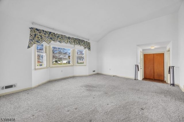 8 Von Steuben Ln, South Bound Brook Boro, NJ 08880