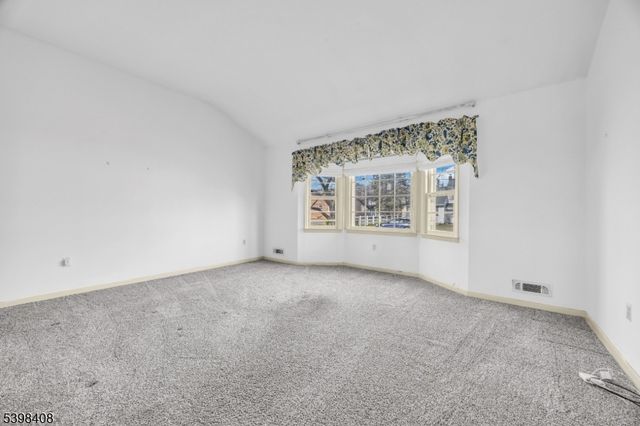 8 Von Steuben Ln, South Bound Brook Boro, NJ 08880