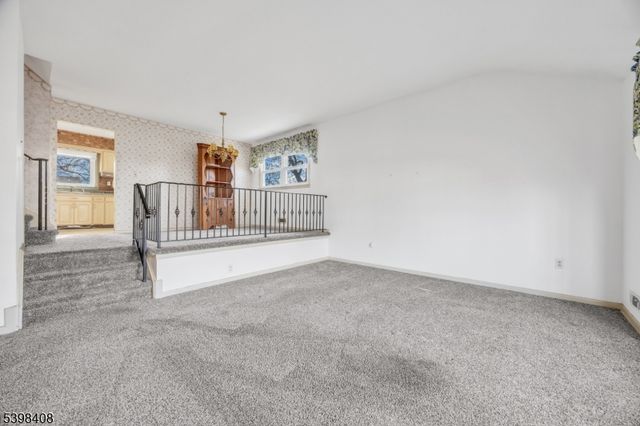 8 Von Steuben Ln, South Bound Brook Boro, NJ 08880