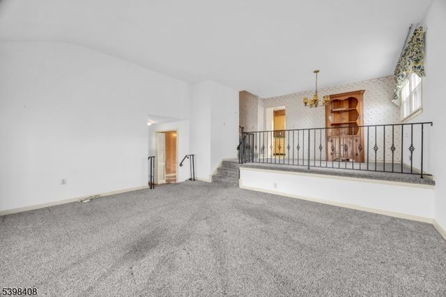 8 Von Steuben Ln, South Bound Brook Boro, NJ 08880