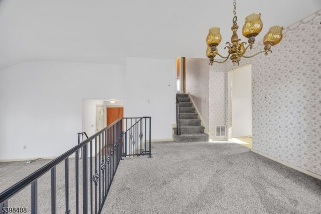 8 Von Steuben Ln, South Bound Brook Boro, NJ 08880