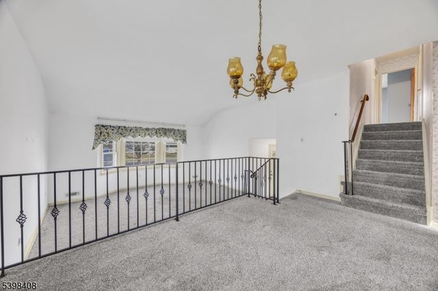 8 Von Steuben Ln, South Bound Brook Boro, NJ 08880