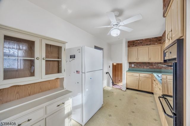 8 Von Steuben Ln, South Bound Brook Boro, NJ 08880