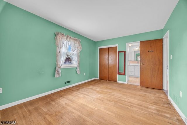 8 Von Steuben Ln, South Bound Brook Boro, NJ 08880