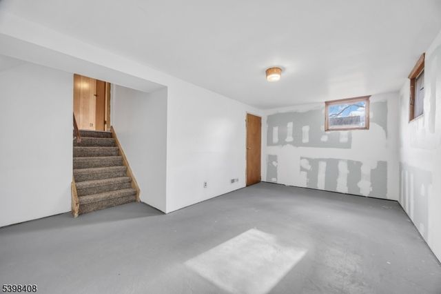 8 Von Steuben Ln, South Bound Brook Boro, NJ 08880