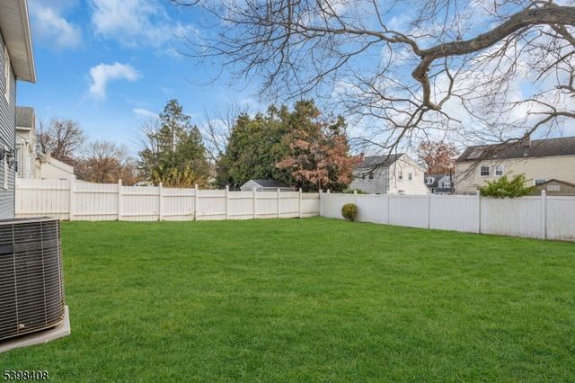 8 Von Steuben Ln, South Bound Brook Boro, NJ 08880