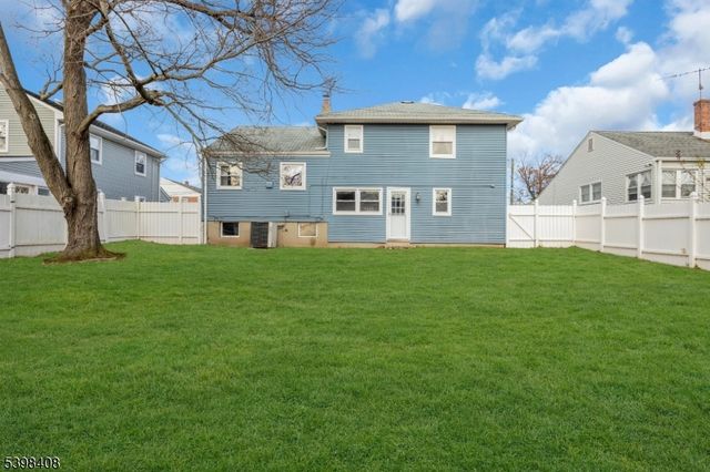 8 Von Steuben Ln, South Bound Brook Boro, NJ 08880