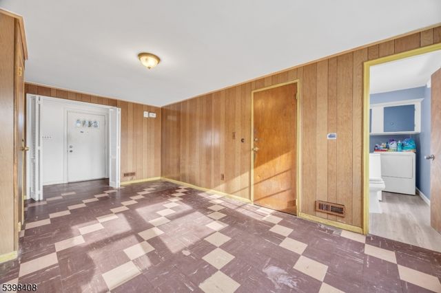 8 Von Steuben Ln, South Bound Brook Boro, NJ 08880