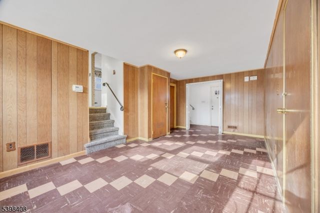 8 Von Steuben Ln, South Bound Brook Boro, NJ 08880