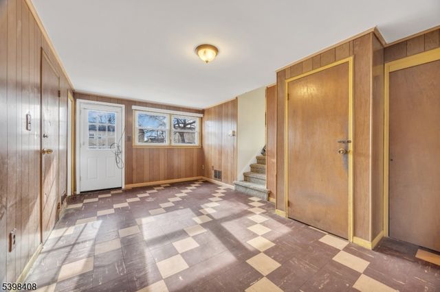 8 Von Steuben Ln, South Bound Brook Boro, NJ 08880