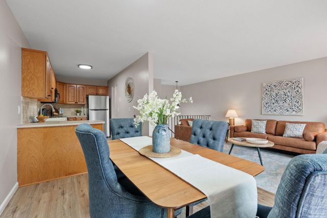 10512 Decatur Avenue S, Bloomington, MN 55438