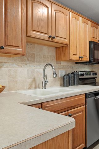 10512 Decatur Avenue S, Bloomington, MN 55438