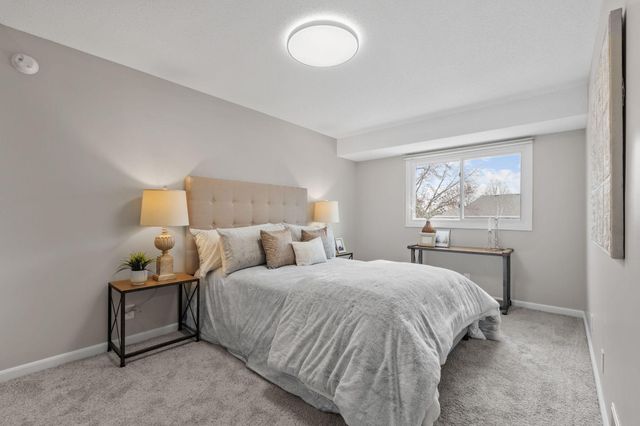 10512 Decatur Avenue S, Bloomington, MN 55438