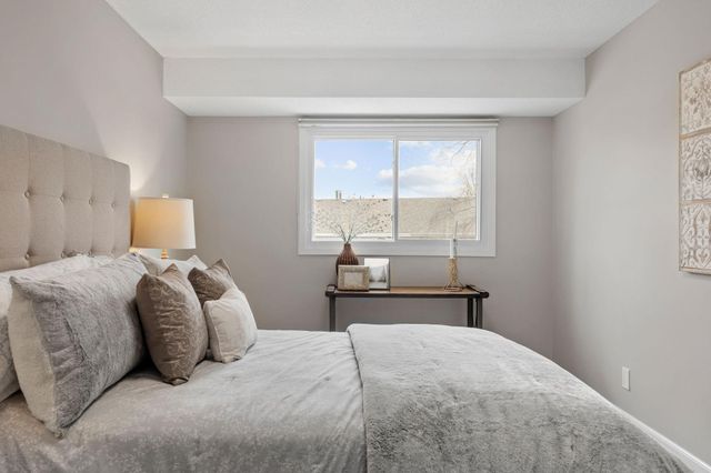 10512 Decatur Avenue S, Bloomington, MN 55438