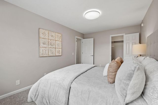 10512 Decatur Avenue S, Bloomington, MN 55438