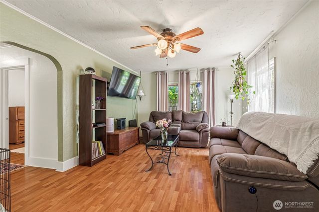 531 16th Avenue, Longview, WA 98632