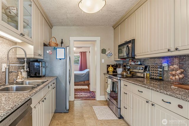 531 16th Avenue, Longview, WA 98632