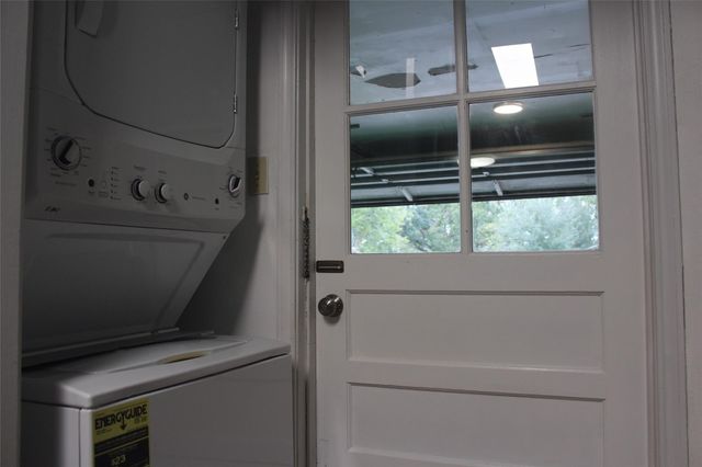 265 Wayne Drive, Clute, TX 77531