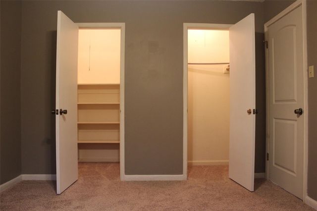 265 Wayne Drive, Clute, TX 77531