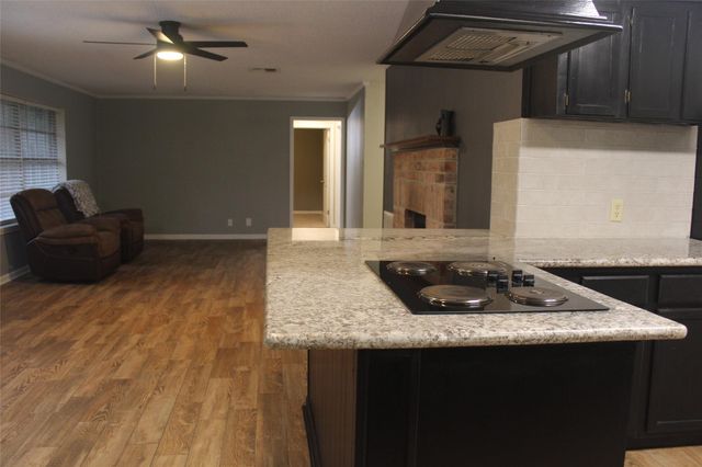 265 Wayne Drive, Clute, TX 77531