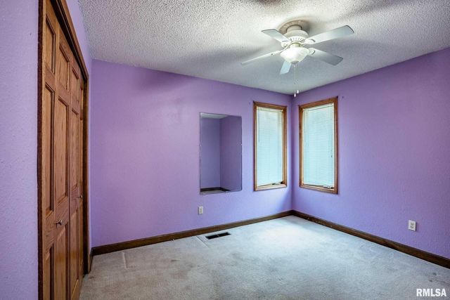 1718 RUSSELL Road, West Frankfort, IL 62896