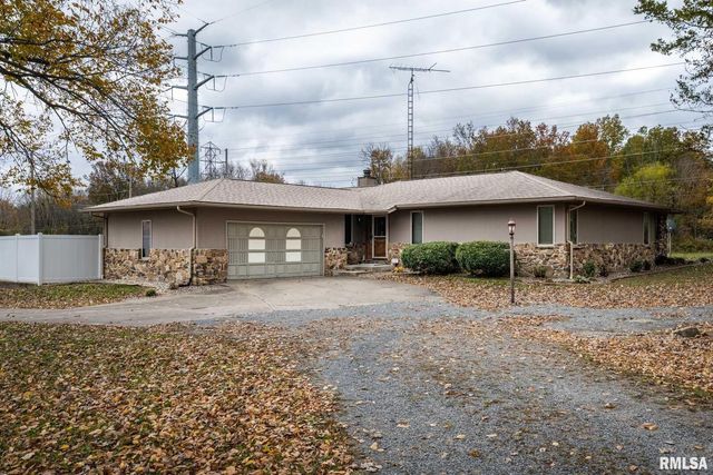 1718 RUSSELL Road, West Frankfort, IL 62896