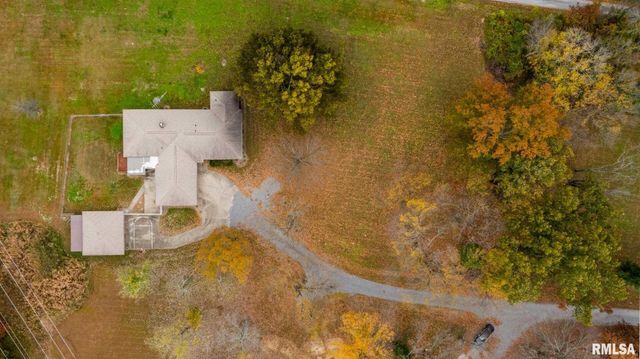 1718 RUSSELL Road, West Frankfort, IL 62896