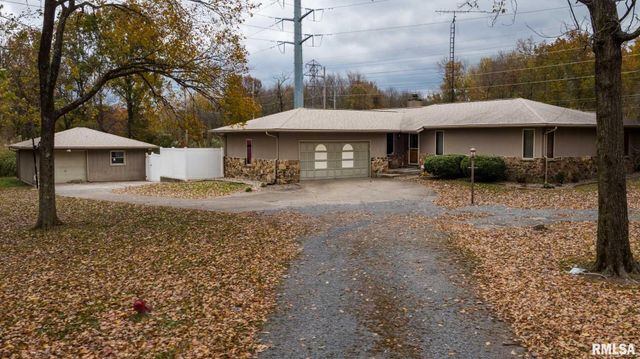 1718 RUSSELL Road, West Frankfort, IL 62896