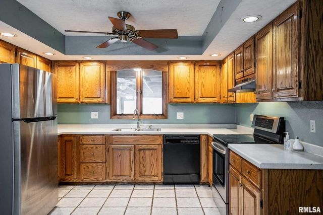 1718 RUSSELL Road, West Frankfort, IL 62896