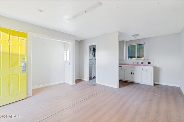 1945 W VAN BUREN Street, Phoenix, AZ 85009