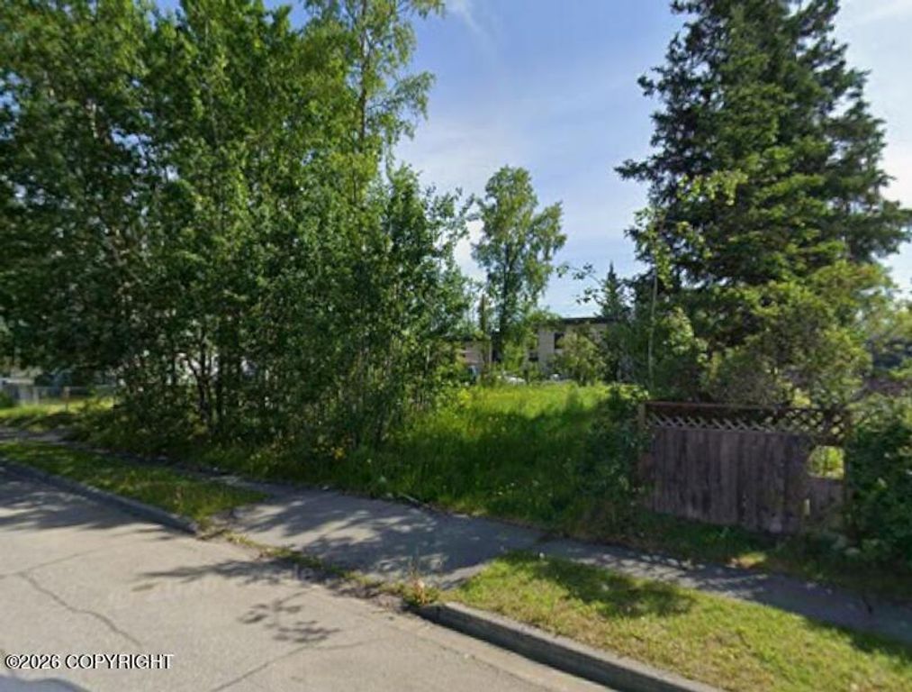 825 N Bunn Street, Anchorage, AK 99508