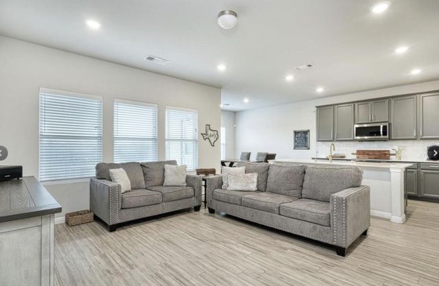 19316 Hartwell DR, Pflugerville, TX 78660