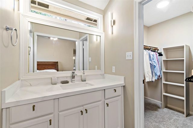 9 Brentwood Oaks Court, Spring, TX 77381
