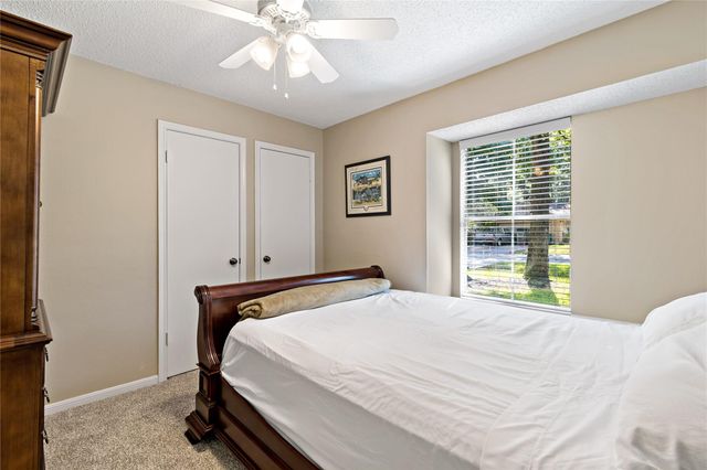 9 Brentwood Oaks Court, Spring, TX 77381