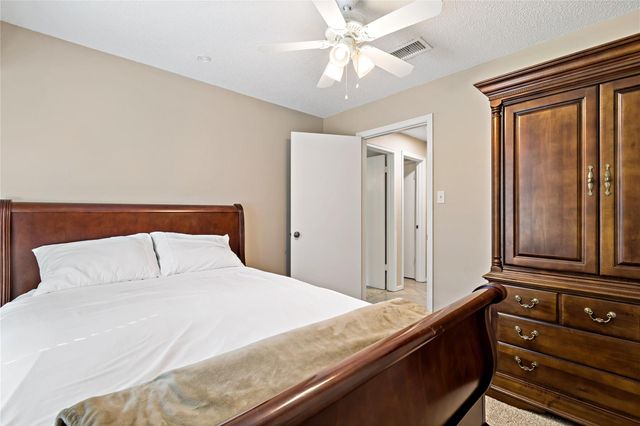 9 Brentwood Oaks Court, Spring, TX 77381