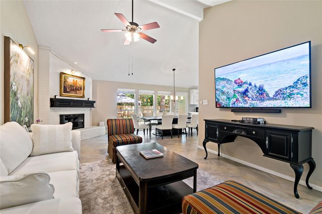 9 Brentwood Oaks Court, Spring, TX 77381
