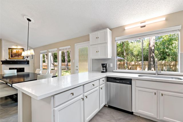 9 Brentwood Oaks Court, Spring, TX 77381