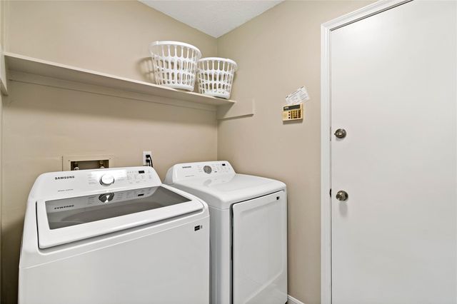 9 Brentwood Oaks Court, Spring, TX 77381