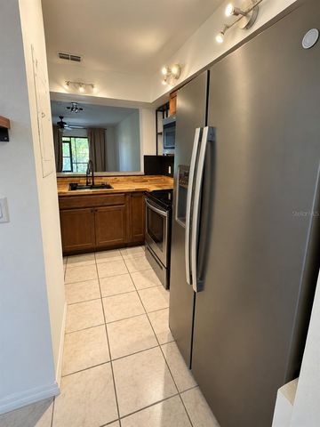 2900 S SEMORAN BOULEVARD B1, Orlando, FL 32822