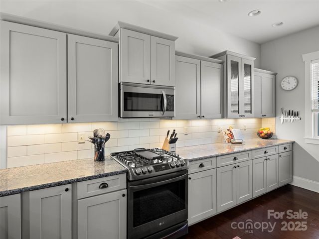 32 Bungalow Way, Brevard, NC 28712