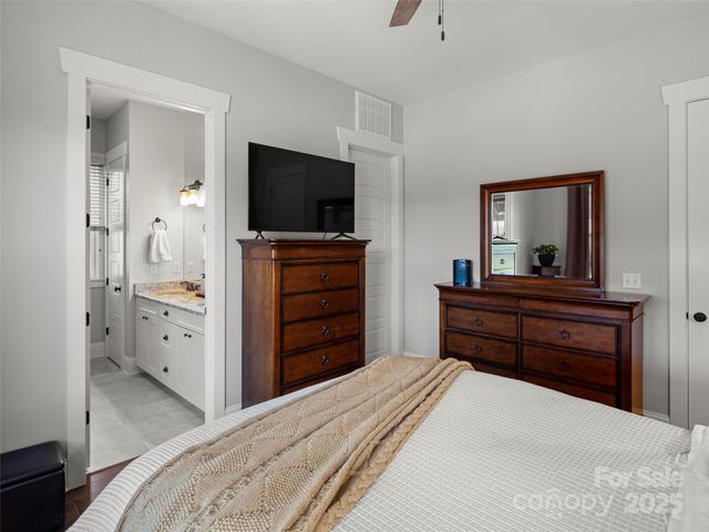 32 Bungalow Way, Brevard, NC 28712