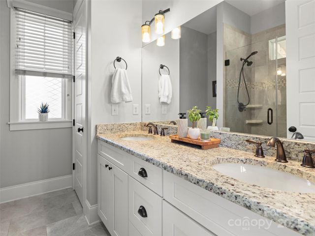 32 Bungalow Way, Brevard, NC 28712