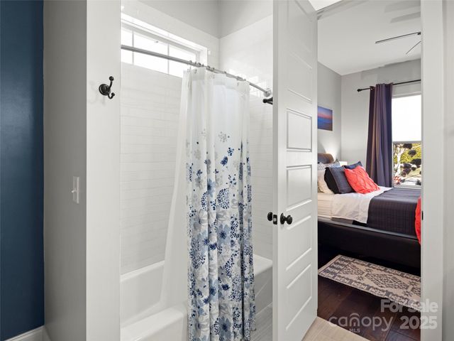 32 Bungalow Way, Brevard, NC 28712