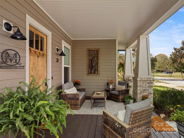 32 Bungalow Way, Brevard, NC 28712