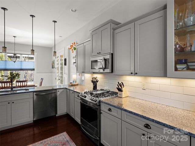 32 Bungalow Way, Brevard, NC 28712