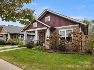 32 Bungalow Way, Brevard, NC 28712