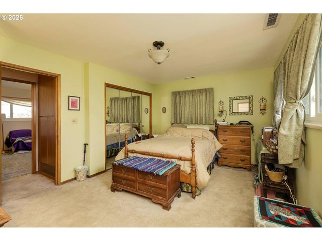 5491 Se TELEGRAPH Rd, Amity, OR 97101