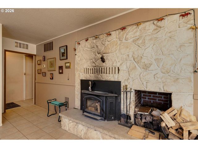 5491 Se TELEGRAPH Rd, Amity, OR 97101