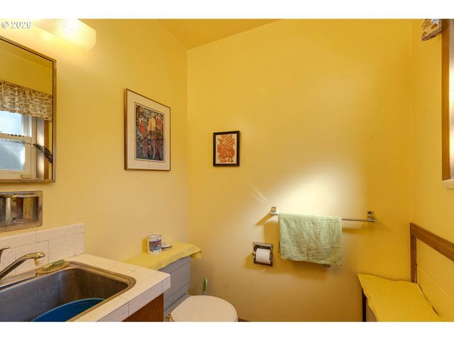 5491 Se TELEGRAPH Rd, Amity, OR 97101